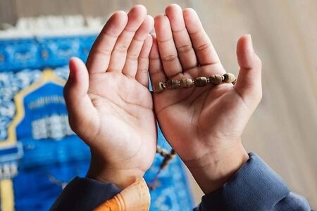 آیا می‌توانیم قنوت نماز رو به فارسی ادا کنیم؟