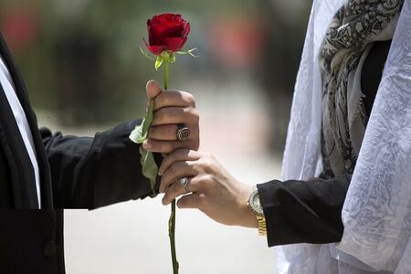 هشت سنت غلط ازدواج از نگاه رهبر انقلاب