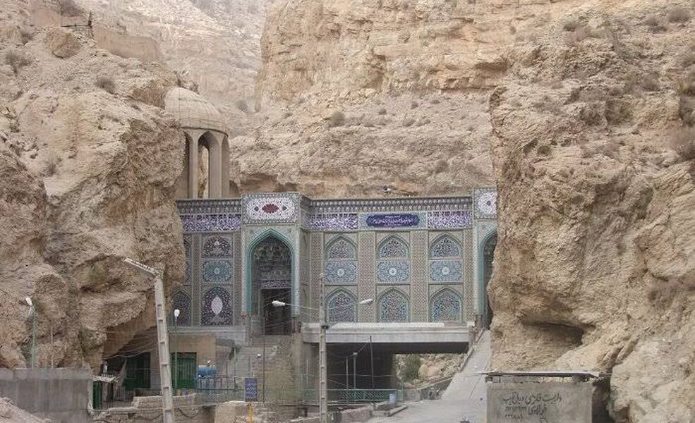 عجیب ترین امامزاده ایران در غار، خواهر حضرت معصومه (س)