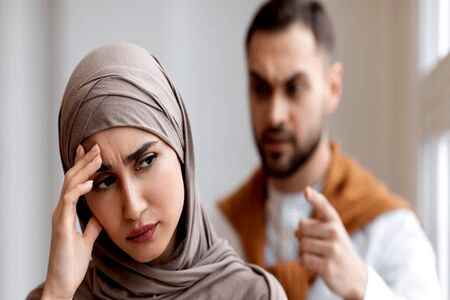 چرا هنگام دعا دست‌ها را به آسمان بلند می‌کنیم؟