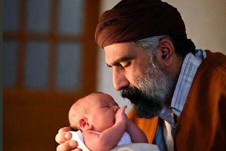 احکام اذان گفتن در گوش نوزاد