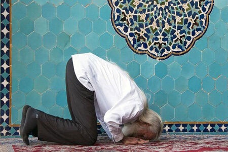 نماز شب چگونه خوانده می‌شود و چه برکات و فضایلی دارد؟