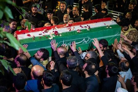  آداب و احکام تشییع پیکر رهبر شهید امت اسلام